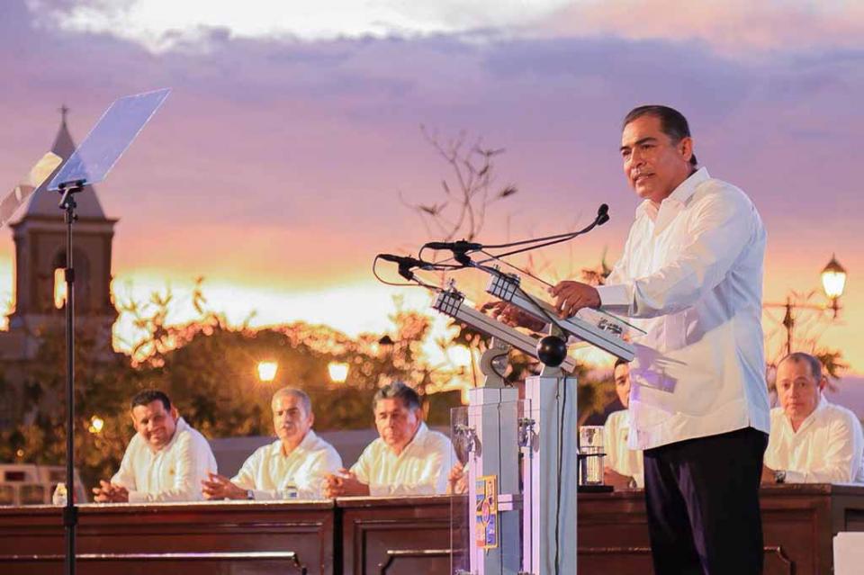informearturo2 De frente a la ciudadanía rinde III Informe de Gobierno Arturo de la Rosa Escalante