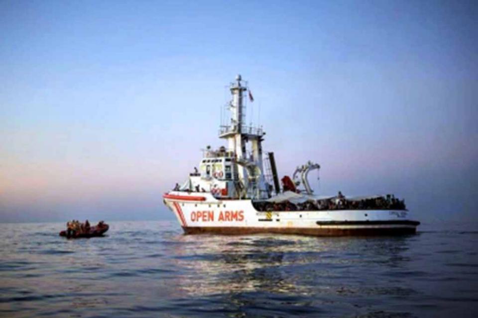 Más de 100 inmigrantes mueren en naufragio frente a Libia Más de 100 inmigrantes mueren en naufragio frente a Libia
