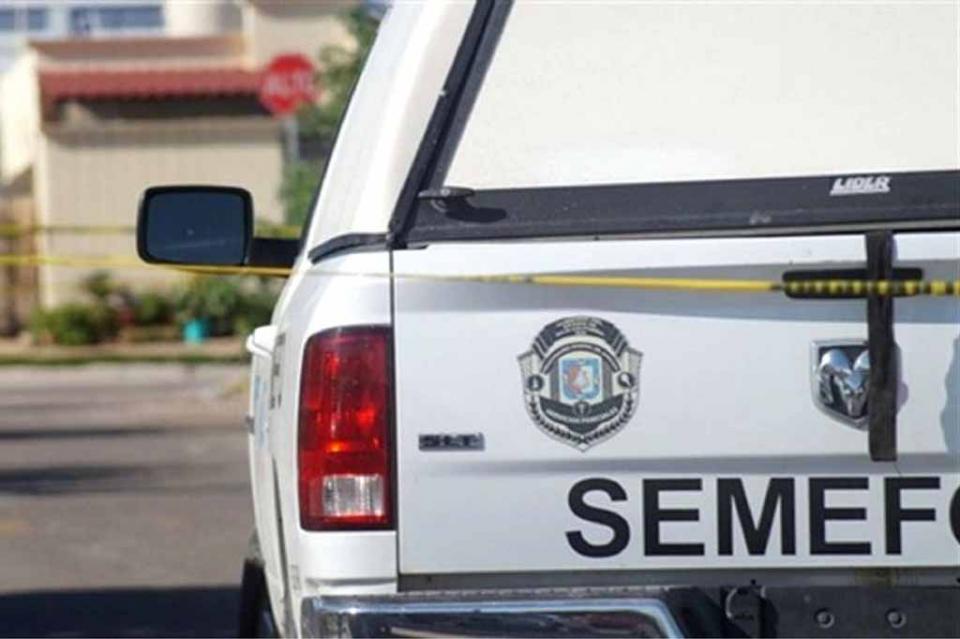 semefo Encuentran a una mujer muerta, colgada del clóset en CSL