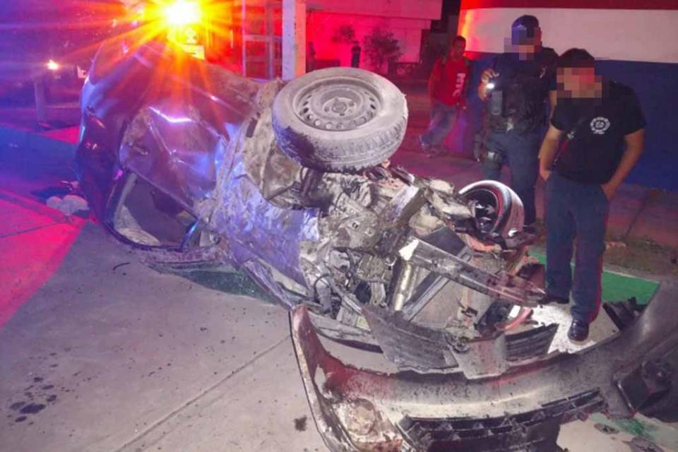 volcaduralapaz Resultan dos lesionados de una volcadura en La Paz