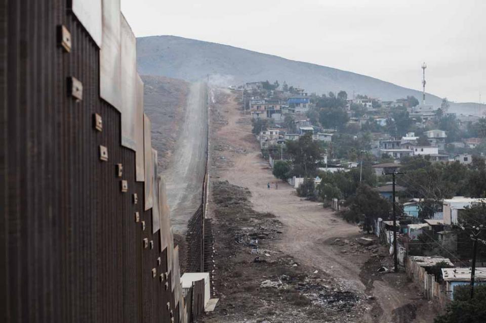 EUA desplegaría más tropas en frontera con México que en Irak y Siria EUA desplegaría más tropas en frontera con México que en Irak y Siria