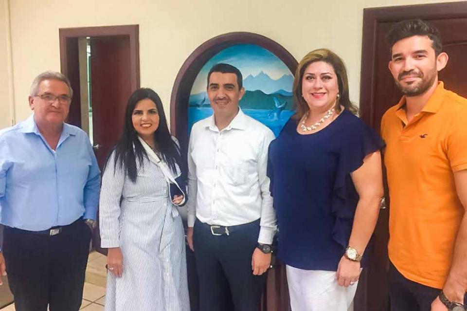 Trabaja Gobierno de Los Cabos por un mejor servicio y la optimización de trámites Trabaja Gobierno de Los Cabos por un mejor servicio y la optimización de trámites