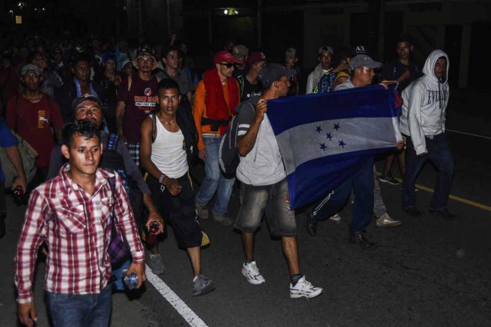 México permite ingreso de migrantes hondureños que permanecían en puente fronterizo México permite ingreso de migrantes hondureños que permanecían en puente fronterizo