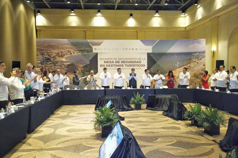 Es Baja California Sur ejemplo nacional: Enrique De La Madrid Es Baja California Sur ejemplo nacional: Enrique de La Madrid
