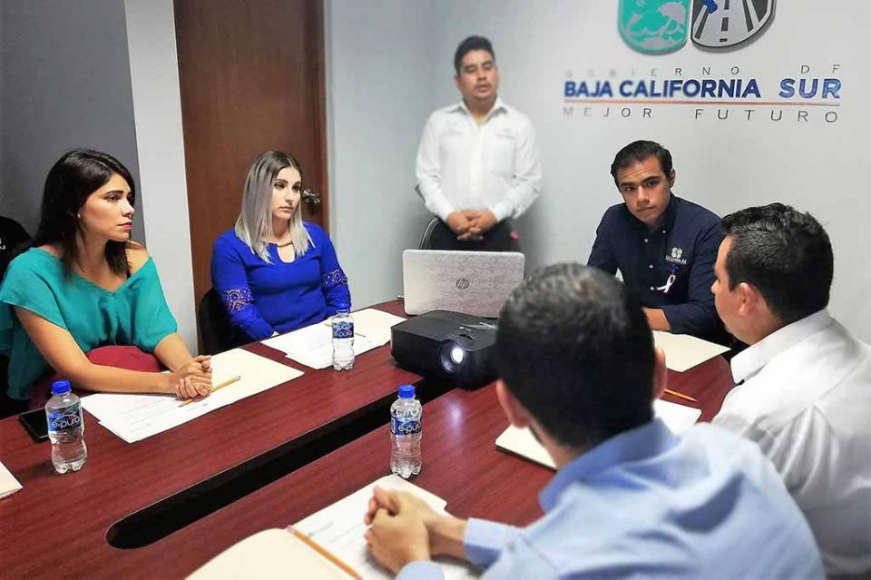 Se reúnen directores municipales de la juventud en Baja California Sur Se reúnen directores municipales de la juventud en Baja California Sur