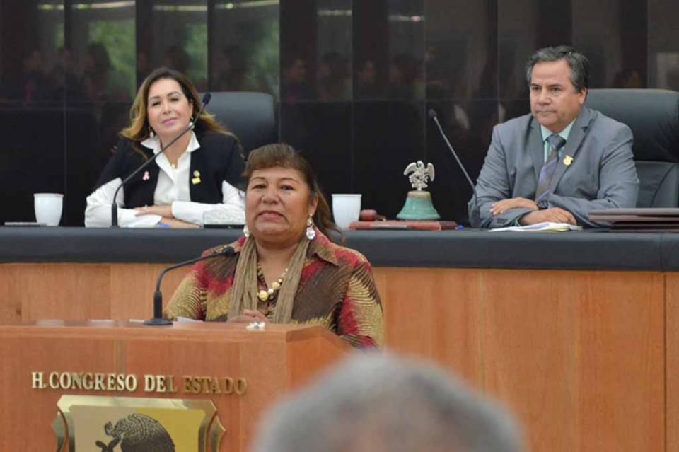 Benita Sabino Morales recibió la Medalla “María Dionisia Villarino Espinoza” 2018 Benita Sabino Morales recibió la Medalla “María Dionisia Villarino Espinoza” 2018