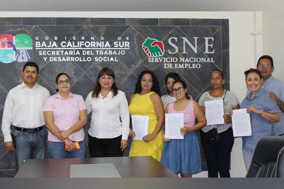 Entregan apoyos a 7 nuevas empresas en La Paz del programa de fomento al autoempleo Entregan apoyos a 7 nuevas empresas en La Paz del programa de fomento al autoempleo