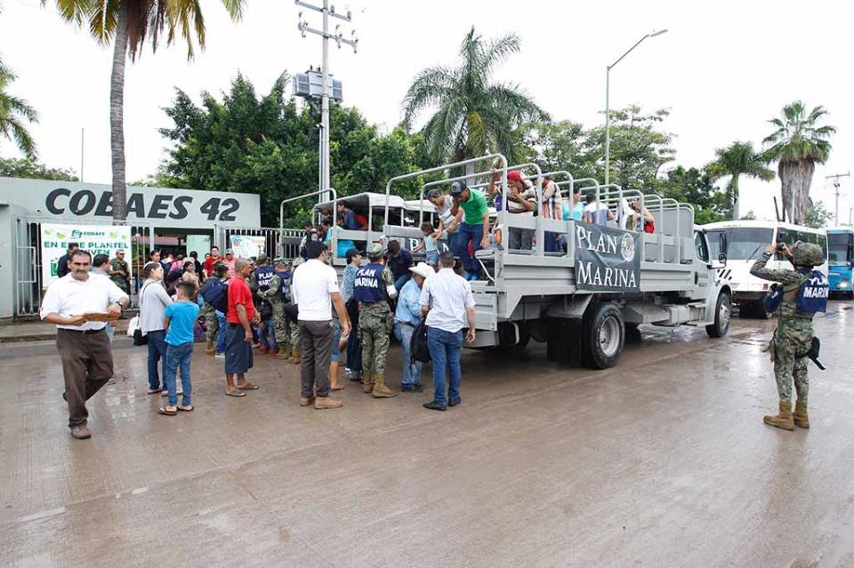 Trasladan familias a Albergues por Willa Marina evacúa a casi dos mil pobladores del municipio donde llegará Willa