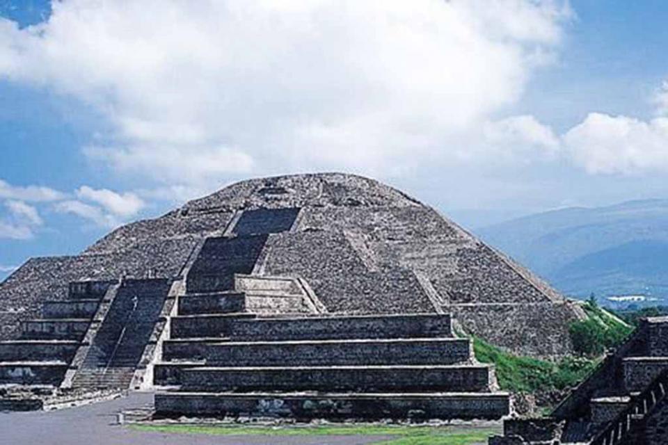 piramide-luna Descubren cámara y túnel bajo la Pirámide de la Luna en Teotihuacán