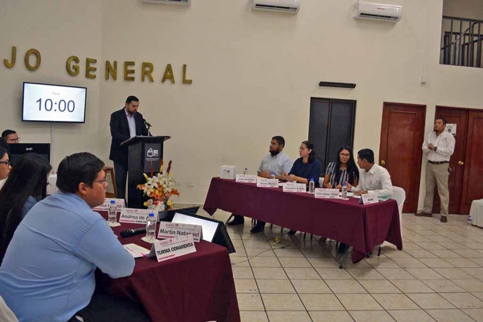 uabcs24oct Alumnos de la UABCS ganan concurso estatal de debate universitario
