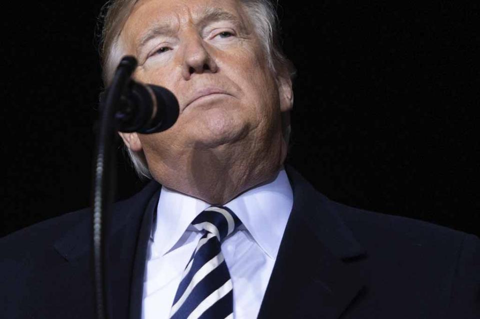 Trump amenaza con disparar a migrantes centroamericanos, si tiran piedras Trump amenaza con disparar a migrantes centroamericanos, si tiran piedras