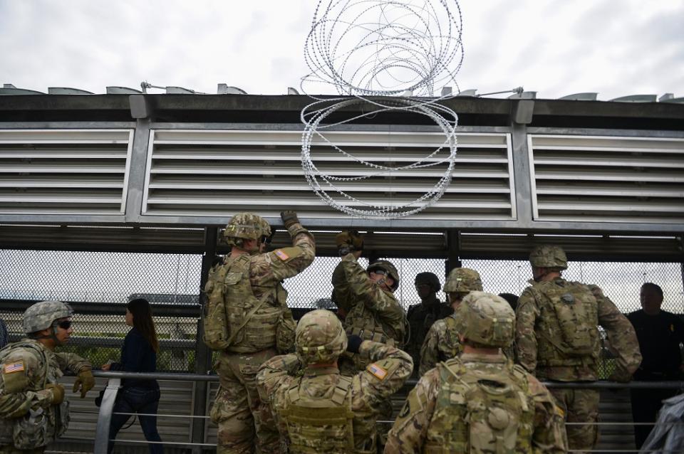 US-MILITARY-POLITICS-BORDER Preocupa a Ejército de EUA presencia de milicias en frontera con México
