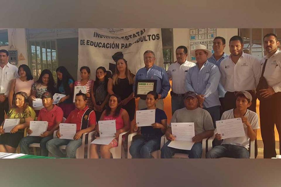 Más jóvenes y adultos cuentan con educación básica en BCS Más jóvenes y adultos cuentan con educación básica en BCS