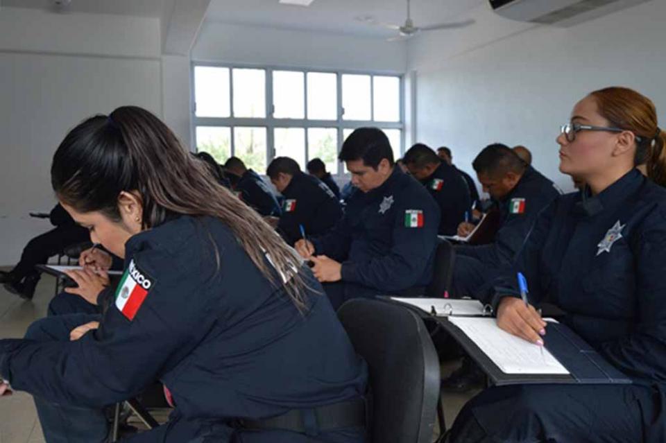 Evalúan competencias básicas de Policías Estatales Evalúan competencias básicas de Policías Estatales