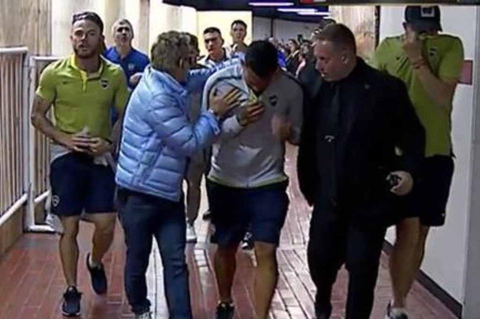 boca Gasean a jugadores de Boca antes de final contra River por libertadores