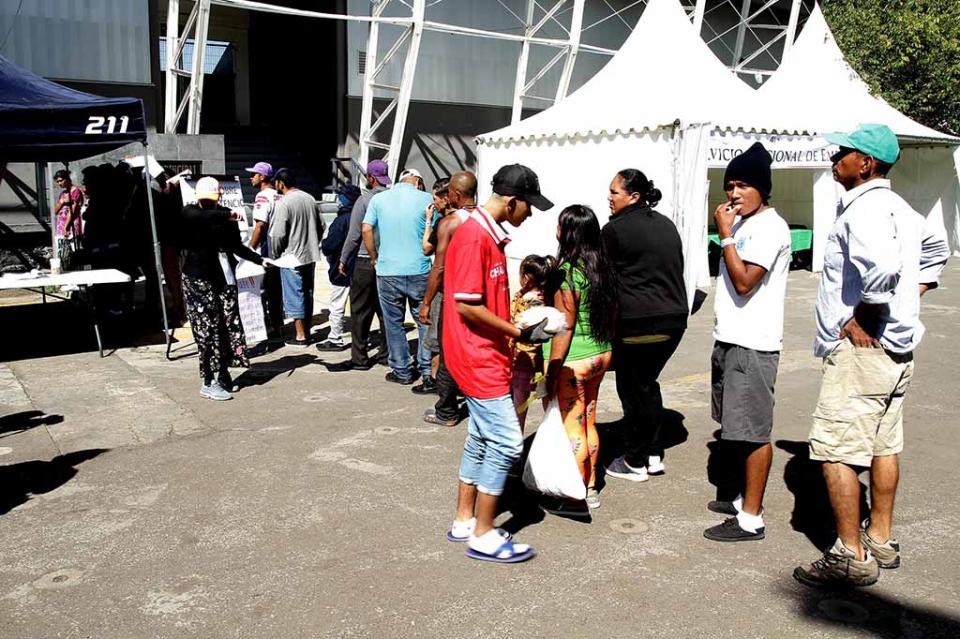 Pocos migrantes permanecen en Magdalena Mixhuca Migrantes se instalan en la Casa del Peregrino