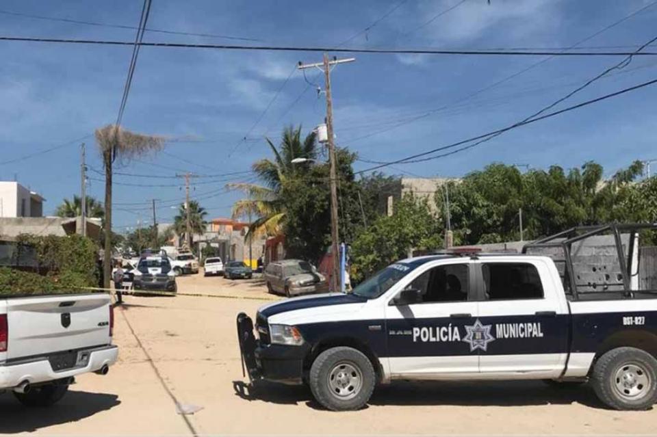 mujermuerta Encuentran mujer muerta dentro de camioneta en CSL
