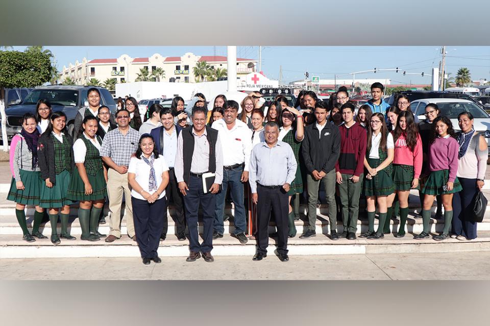 Por primera vez se entona el himno del estado de Baja California Sur en la delegación de CSL Por primera vez se entona el Himno del Estado de Baja California Sur en la delegación de CSL