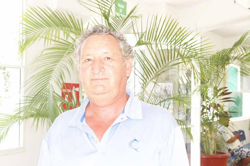 Necesario buscar alternativas que impidan sobreexplotación de los recursos e instalación de proyectos mineros: Carlos Narro Necesario buscar alternativas que impidan sobreexplotación de los recursos e instalación de proyectos mineros: Carlos Narro
