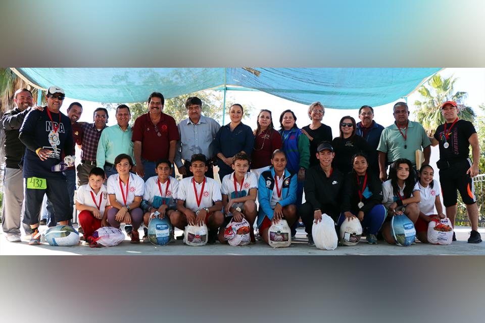La delegación de Cabo San Lucas participa en la tradicional Carrera del Pavo La delegación de Cabo San Lucas participa en la tradicional Carrera del Pavo
