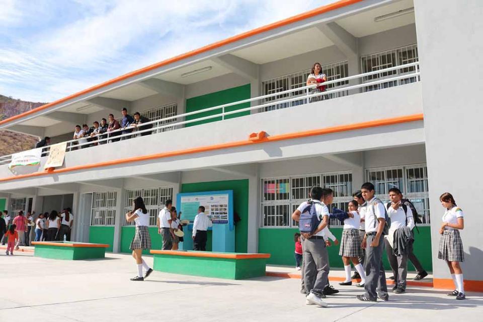Ofrece Gobierno Estatal mejores espacios educativos a alumnos sudcalifornianos Ofrece Gobierno Estatal mejores espacios educativos a alumnos sudcalifornianos
