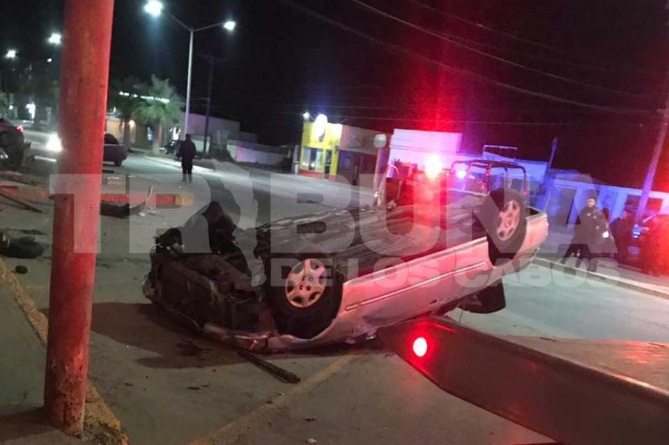 Aparatoso accidente deja un saldo de cuarto lesionados en Guerrero Negro Aparatoso accidente deja un saldo de cuarto lesionados en Guerrero Negro
