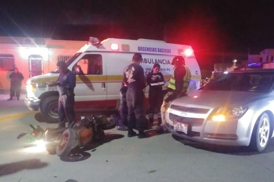 choquemoto Motociclista sale lesionado en choque contra auto en La Paz