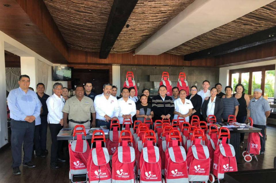 croc Lleva la CROC y el Infonavit el hábito por la lectura a sus trabajadores en Los Cabos