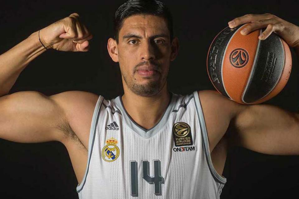 gustavo2 Ayón vive las dos caras de la moneda del baloncesto mexicano en 2018