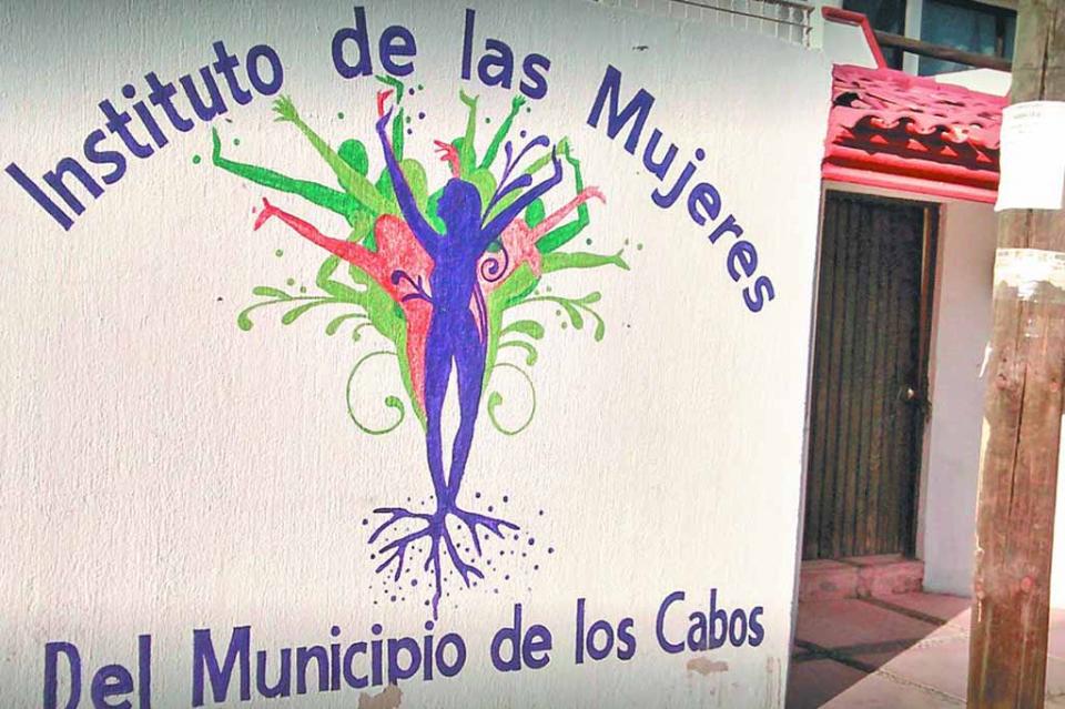 Debe fortalecerse operación de los Institutos de las Mujeres en vez de recortar presupuestos: Lorella Castorena Debe fortalecerse operación de los Institutos de las Mujeres en vez de recortar presupuestos: Lorella Castorena
