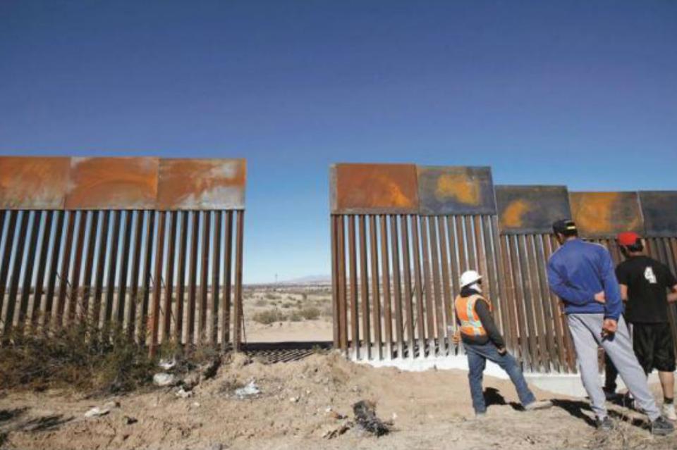muro2 Proponen republicanos que indocumentados paguen el muro de Trump