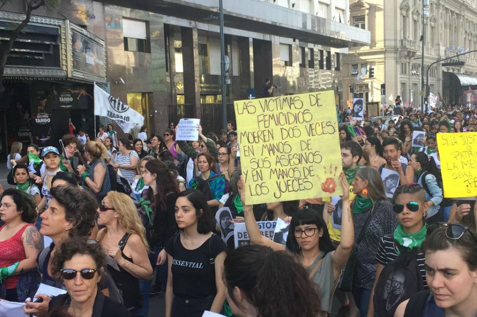 paroargentina2 Realizan Paro Nacional de Mujeres en Argentina contra feminicidios