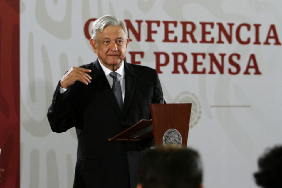 pozospetroleros2 Este mes iniciará perforación de pozos petroleros en Campeche López Obrador