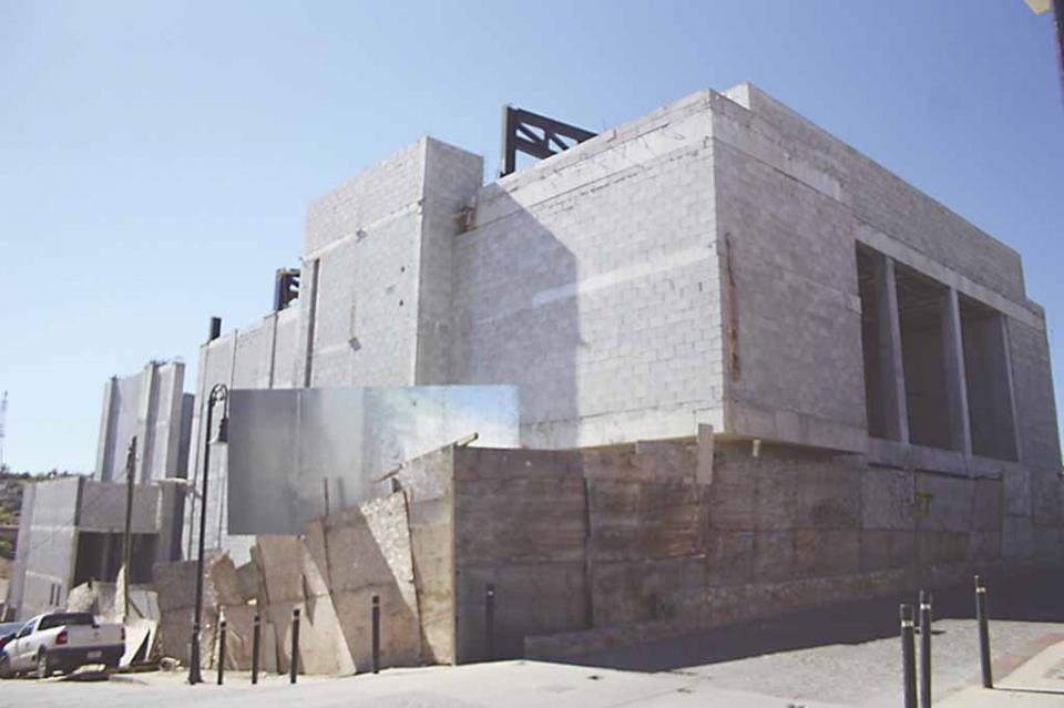 Que no haya “mano tibia” y autoridades municipales aclaren porqué las deficiencias en la construcción del Teatro de la Ciudad: Hipólito Ceseña Que no haya “mano tibia” y autoridades municipales aclaren porqué las deficiencias en la construcción del Teatro de la Ciudad: Hipólito Ceseña