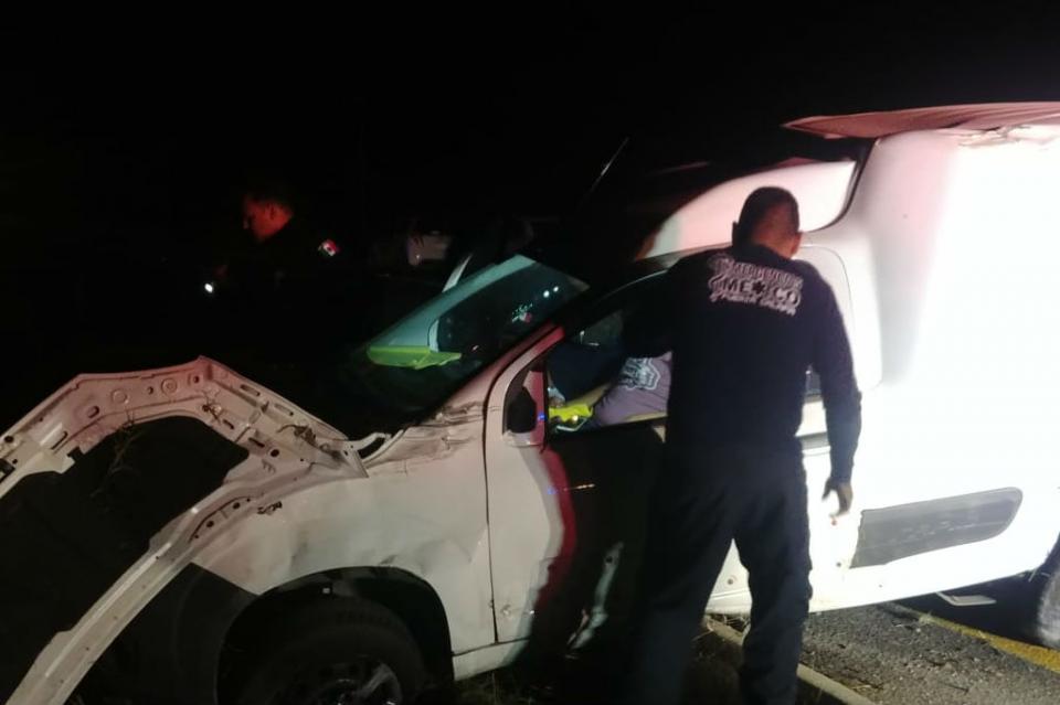 volcaduratodosantos Pierde el control del auto y vuelca en carretera La Paz-Todos Santos
