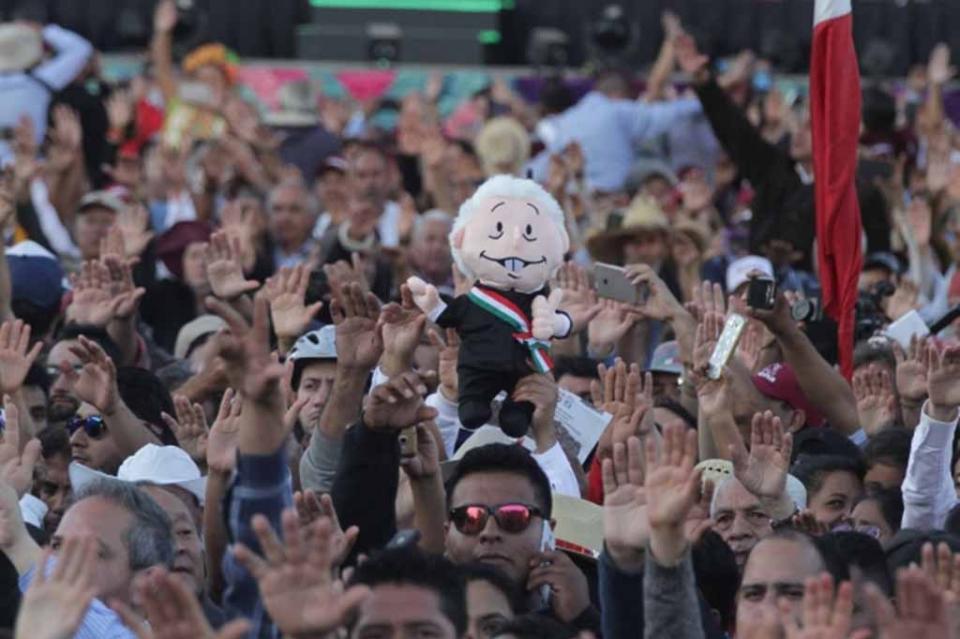 Esperaban festejar en el Zócalo “hasta que el cuerpo aguante” Esperaban festejar en el Zócalo “hasta que el cuerpo aguante”