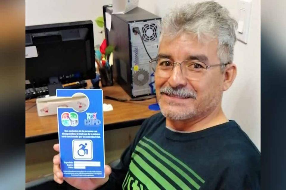 ISIPD otorga tarjetones azules para uso de espacios exclusivos ISIPD otorga tarjetones azules para uso de espacios exclusivos