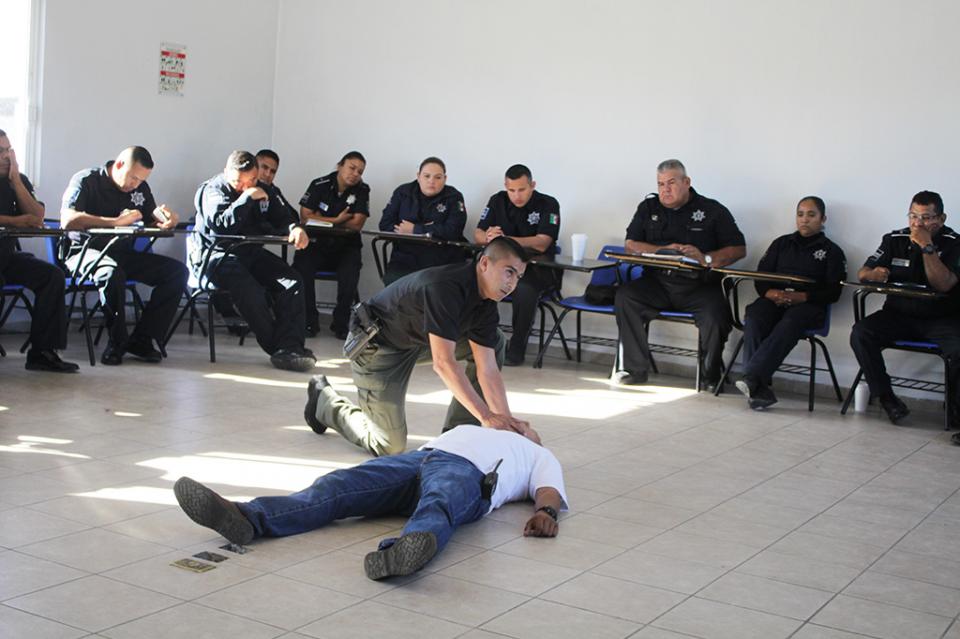 Policías de Los Cabos reciben capacitación en medicina de combate Policías de Los Cabos reciben capacitación en medicina de combate