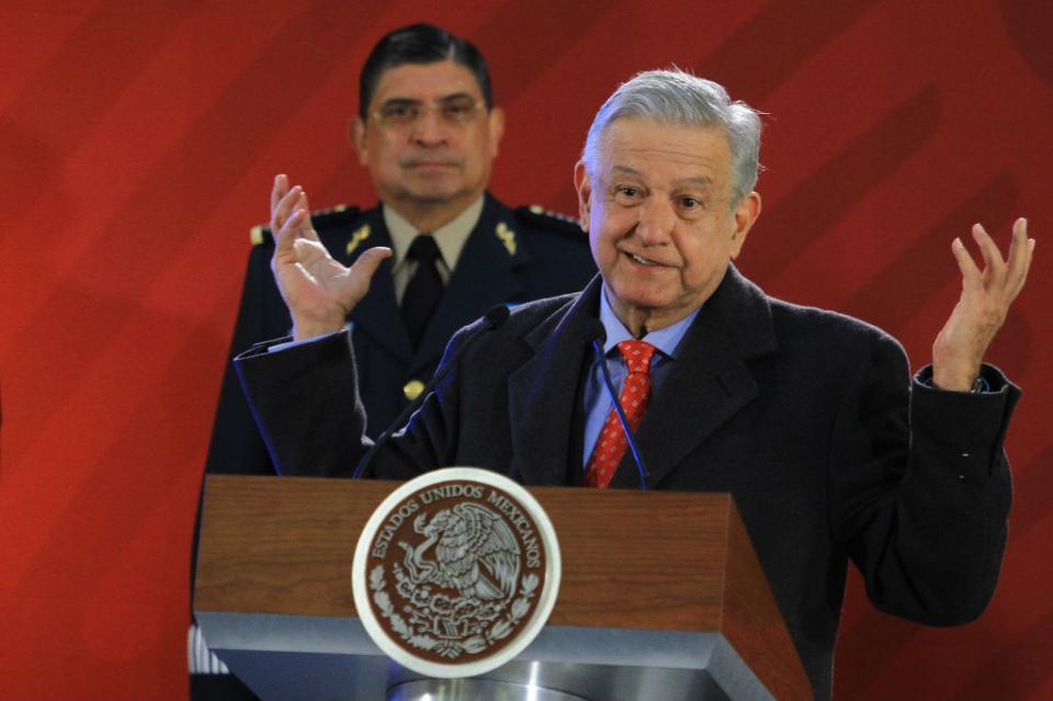 amlo López Obrador llama a pobladores a no colaborar con huachicoleros