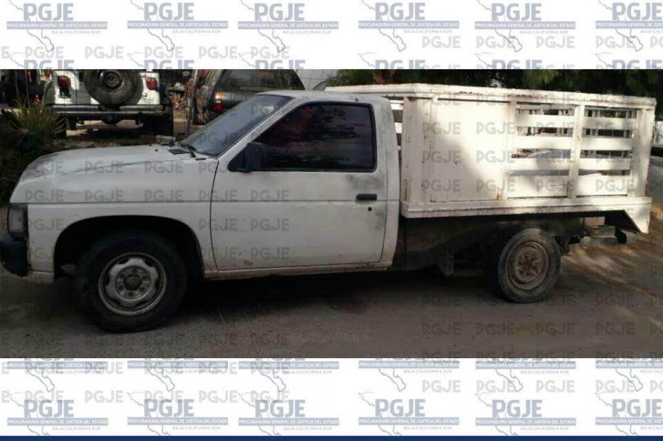 camionetarobada Aprehende PGJE a dos hombres y localiza objetos con reporte de robo