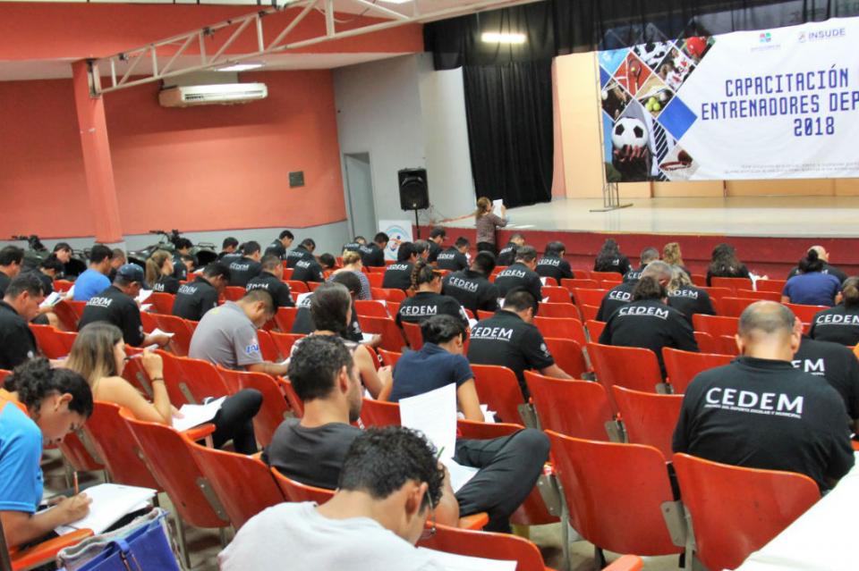 capacitacion2 38 cursos ofreció Insude durante el 2018