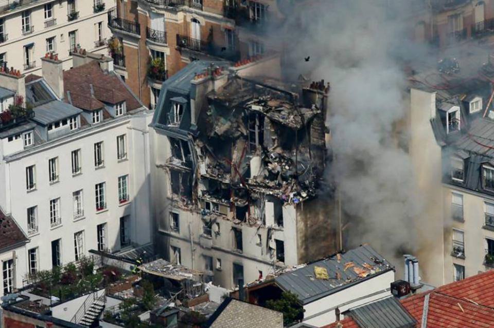 edificioparis2 Suman dos muertos y 47 heridos por explosión en edificio en París
