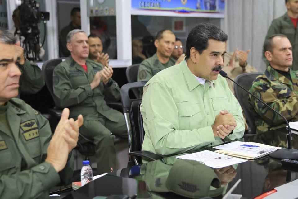 Maduro cierra frontera con Brasil y evalúa cierre con Colombia Maduro cierra frontera con Brasil y evalúa cierre con Colombia