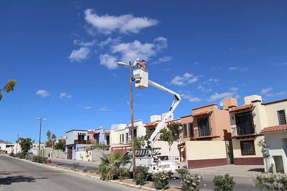 Por la seguridad de las familias de Los Cabos, continúa campaña de reparación de alumbrado público en colonias Por la seguridad de las familias de Los Cabos, continúa campaña de reparación de alumbrado público en colonias
