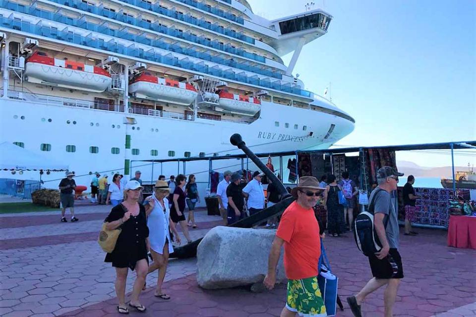 Recibe La Paz más de tres mil cruceristas Recibe La Paz más de tres mil cruceristas