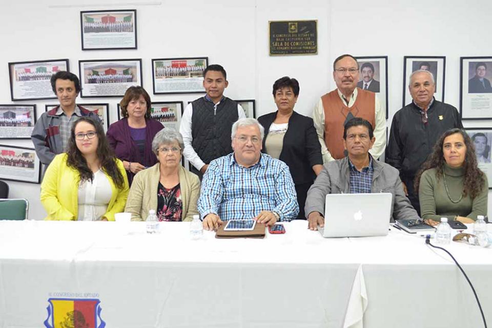 Grupo de académicos expone ante el Congreso del Estado diagnostico ambiental de BCS Grupo de académicos expone ante el Congreso del Estado diagnostico ambiental de BCS