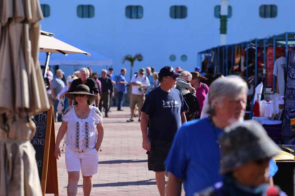 Detona llegada de cruceristas, crecimiento económico y desarrollo turístico en BCS Detona llegada de cruceristas, crecimiento económico y desarrollo turístico en BCS