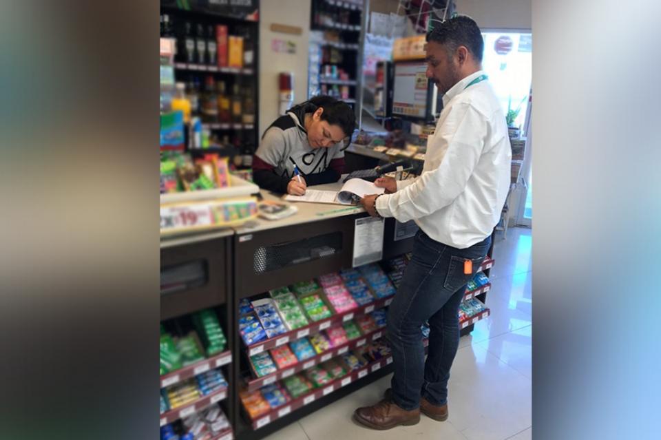 Sensibiliza COEPRIS a comerciantes del carnaval para no vender bebidas alcohólicas a menores Sensibiliza COEPRIS a comerciantes del carnaval para no vender bebidas alcohólicas a menores