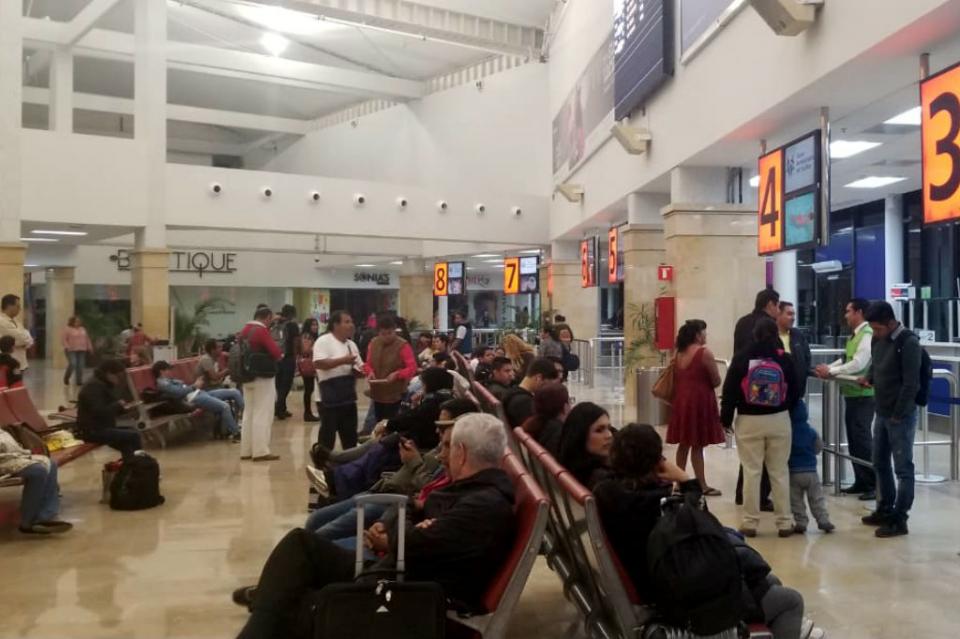 vuelovolaris Por falla mecánica, vuelo de Volaris SJC-CDMX se retrasa por más de 8 horas y afecta a decenas de pasajeros
