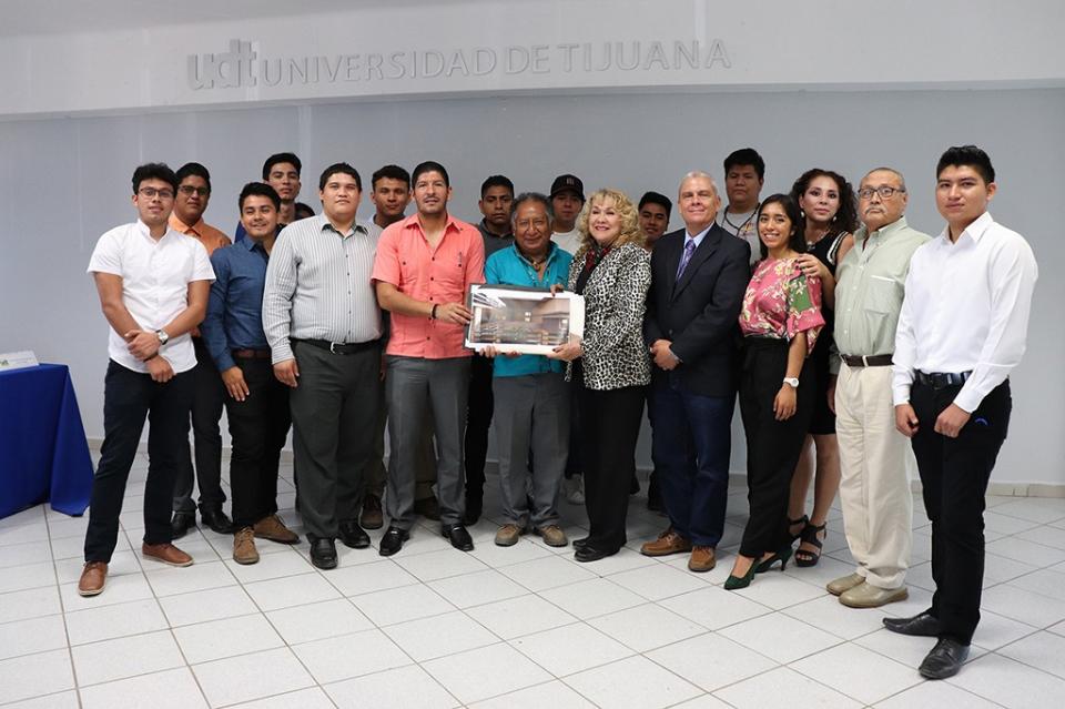Dona Ayuntamiento de Los Cabos predio para la construcción de un Centro Indígena Dona Ayuntamiento de Los Cabos predio para la construcción de un Centro Indígena